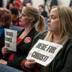 TENNESSEE WOMEN STANDS AGAINST LAWMAKER ACCUSED OF MOLESTING TEEN GIRLS