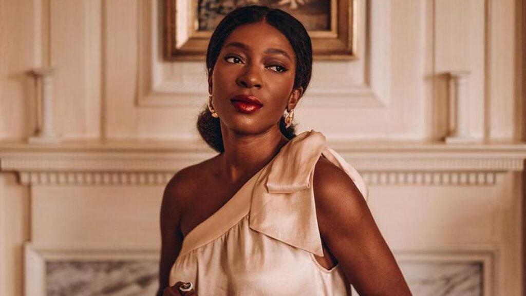 Meet Onyi Moss-The Chartered Accountant Turned Creative And Independent Artist