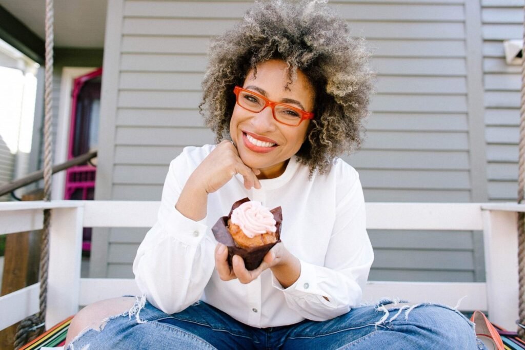 Single Mom Of 7 Turns Her Last $5 Into A Million Dollar Cupcake Business